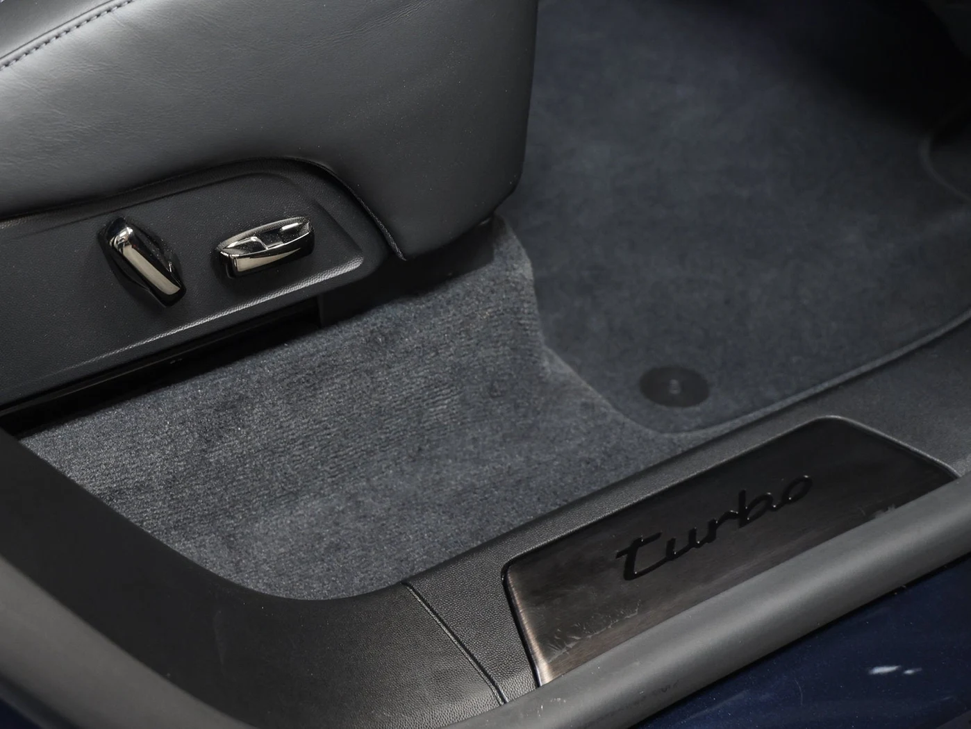 2026 Porsche Cayenne Turbo Electric (E4), 28/30