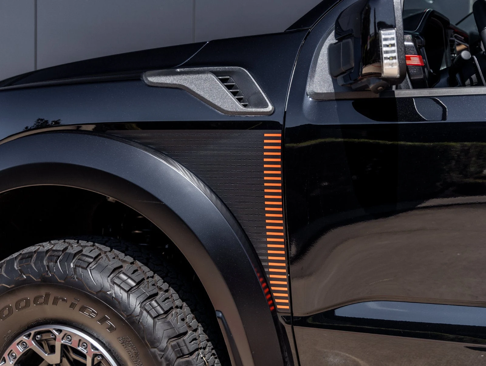 2026 Ford F-150 Raptor R, 15/30