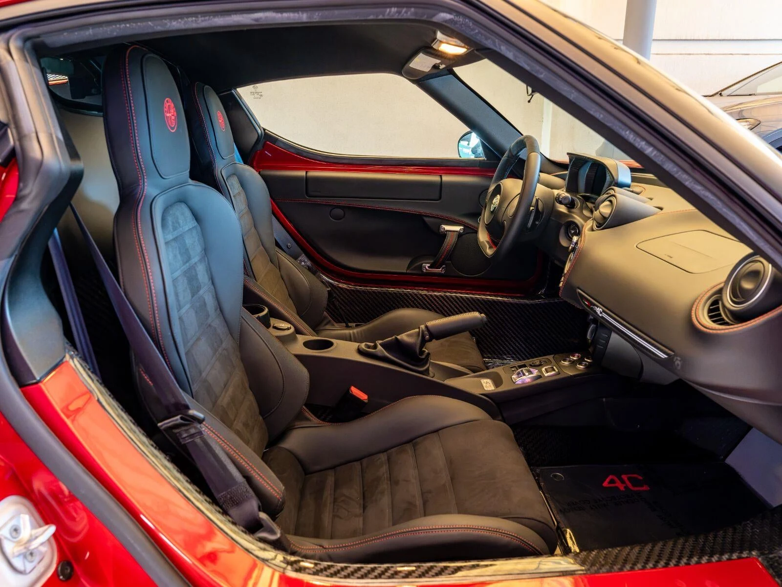2015 Alfa Romeo 4C Launch Edition, 19/24