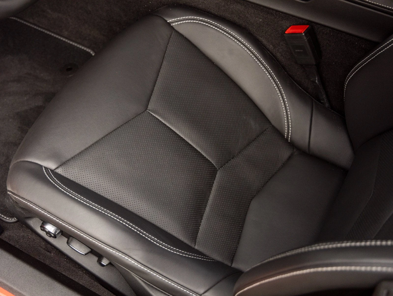 2025 Chevrolet Corvette Stingray C8, 20/30