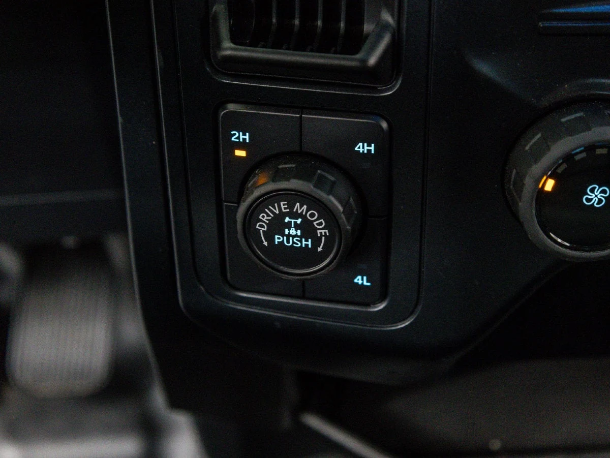 2025 Ford F-150 XL (Fourteenth Generation), 18/29