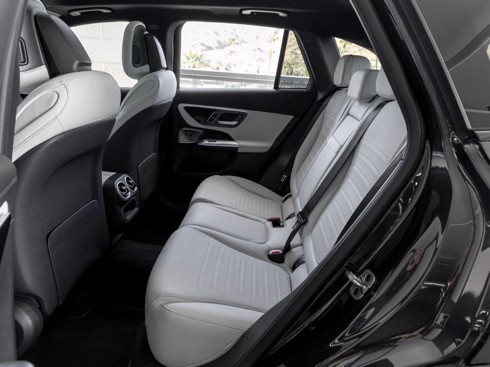 2026 Mercedes-Benz GLC 300 (X254), 22/30