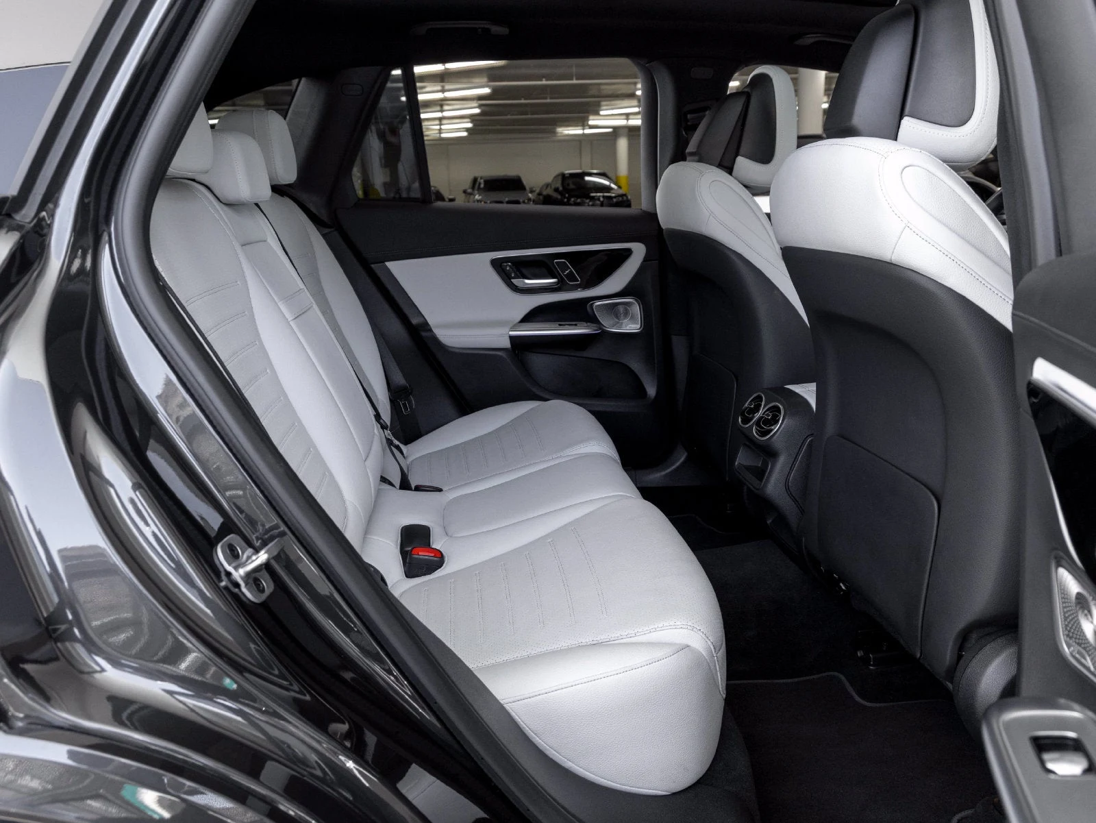 2026 Mercedes-Benz GLC 300 (X254), 26/30