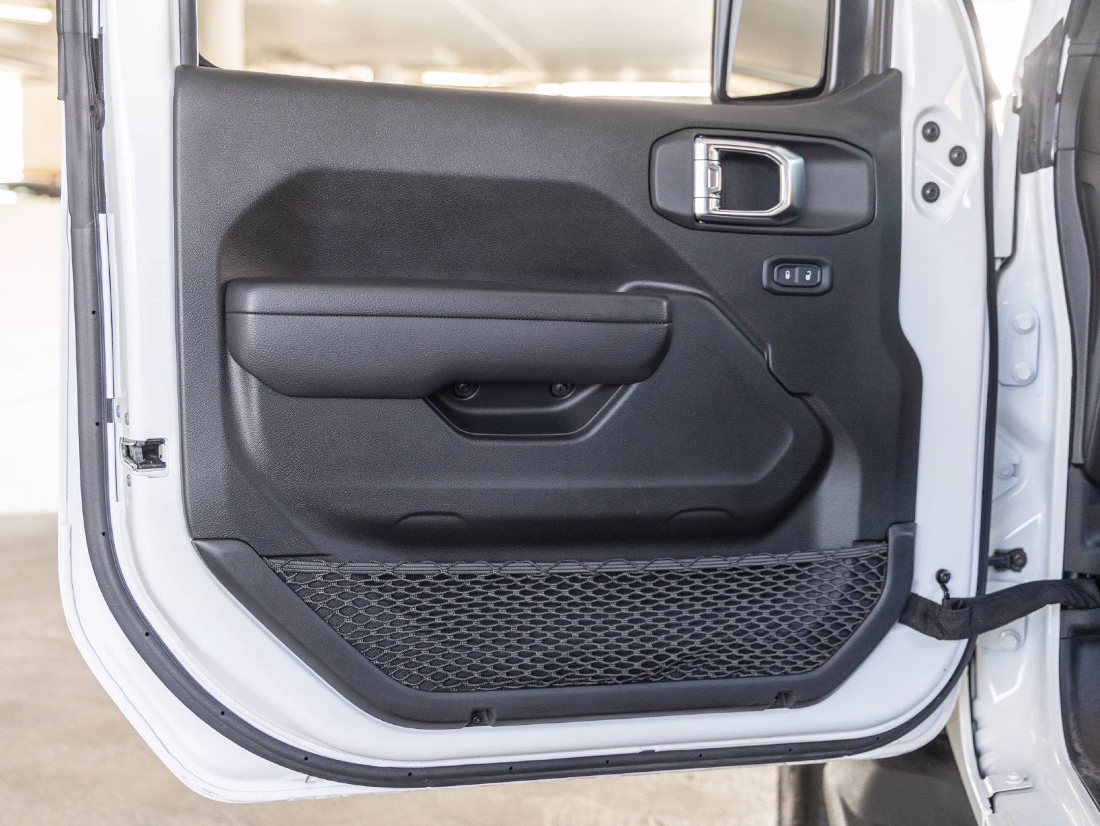 2025 Jeep Wrangler Sport, 15/30