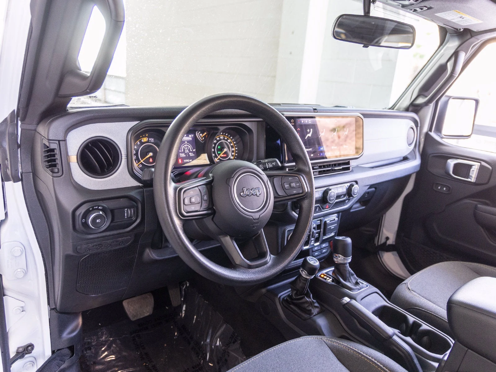 2025 Jeep Wrangler Sport, 16/30