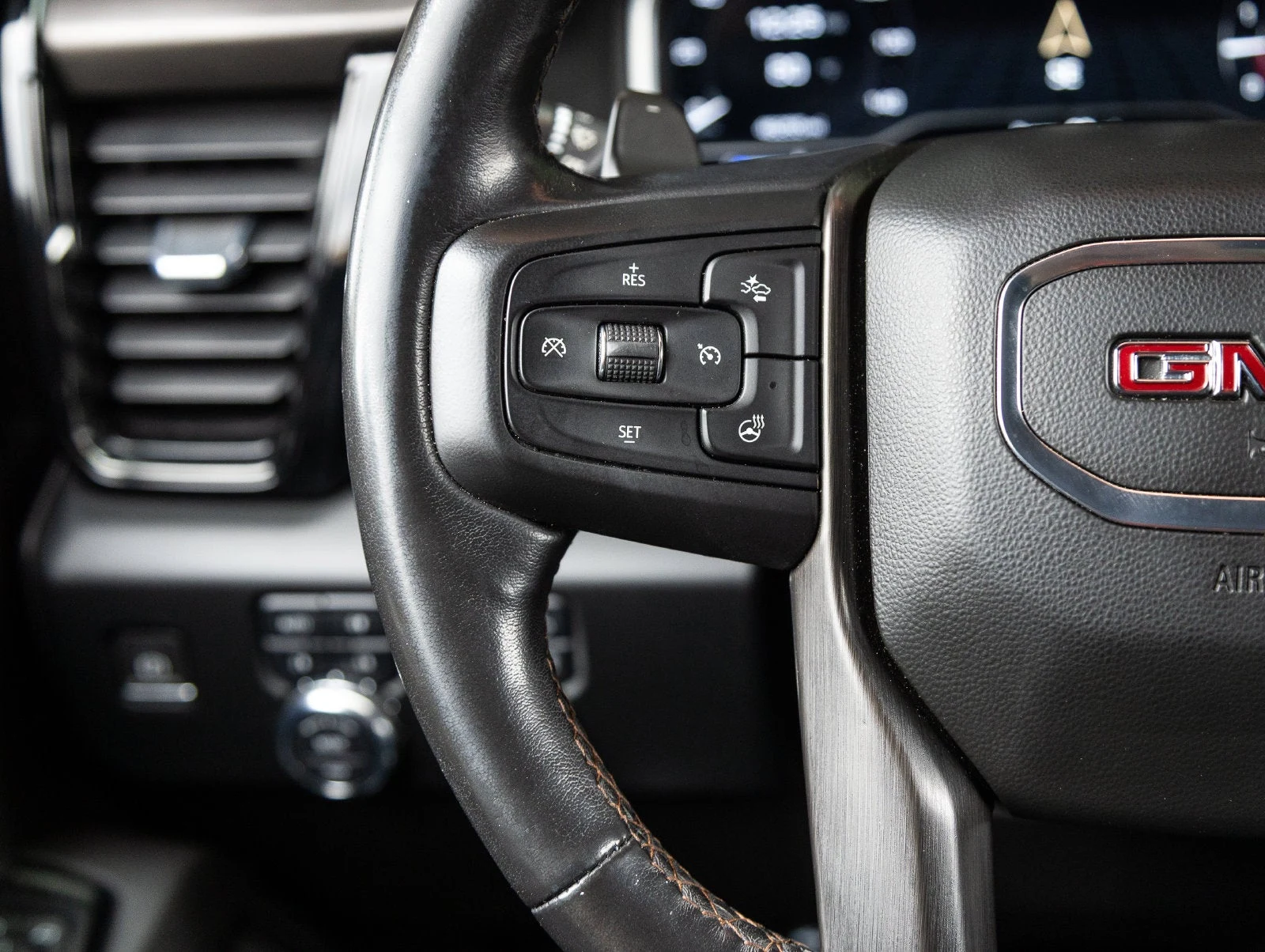 2022 GMC Sierra 1500 AT4, 15/30