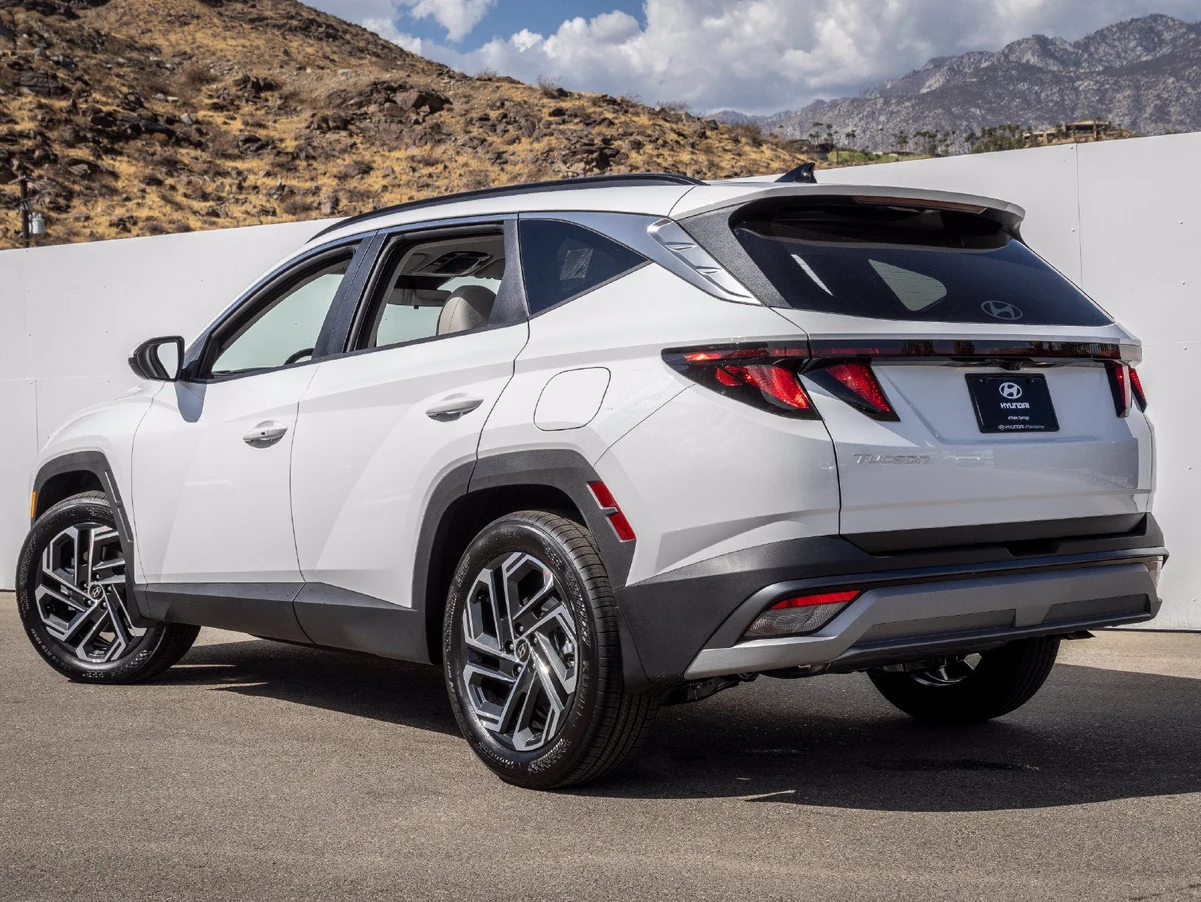 2026 Hyundai Tucson SEL Plus (2025 update), 8/24