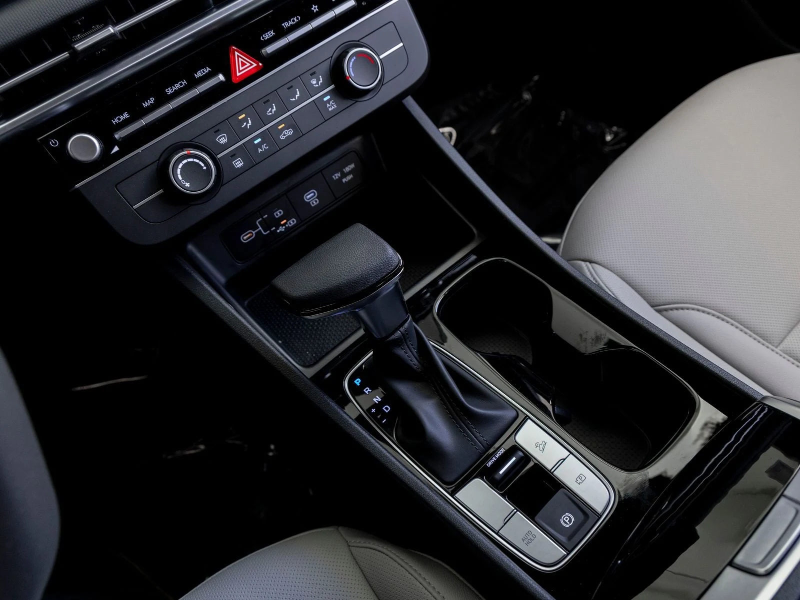 2027 Hyundai Santa Cruz SE, 17/30