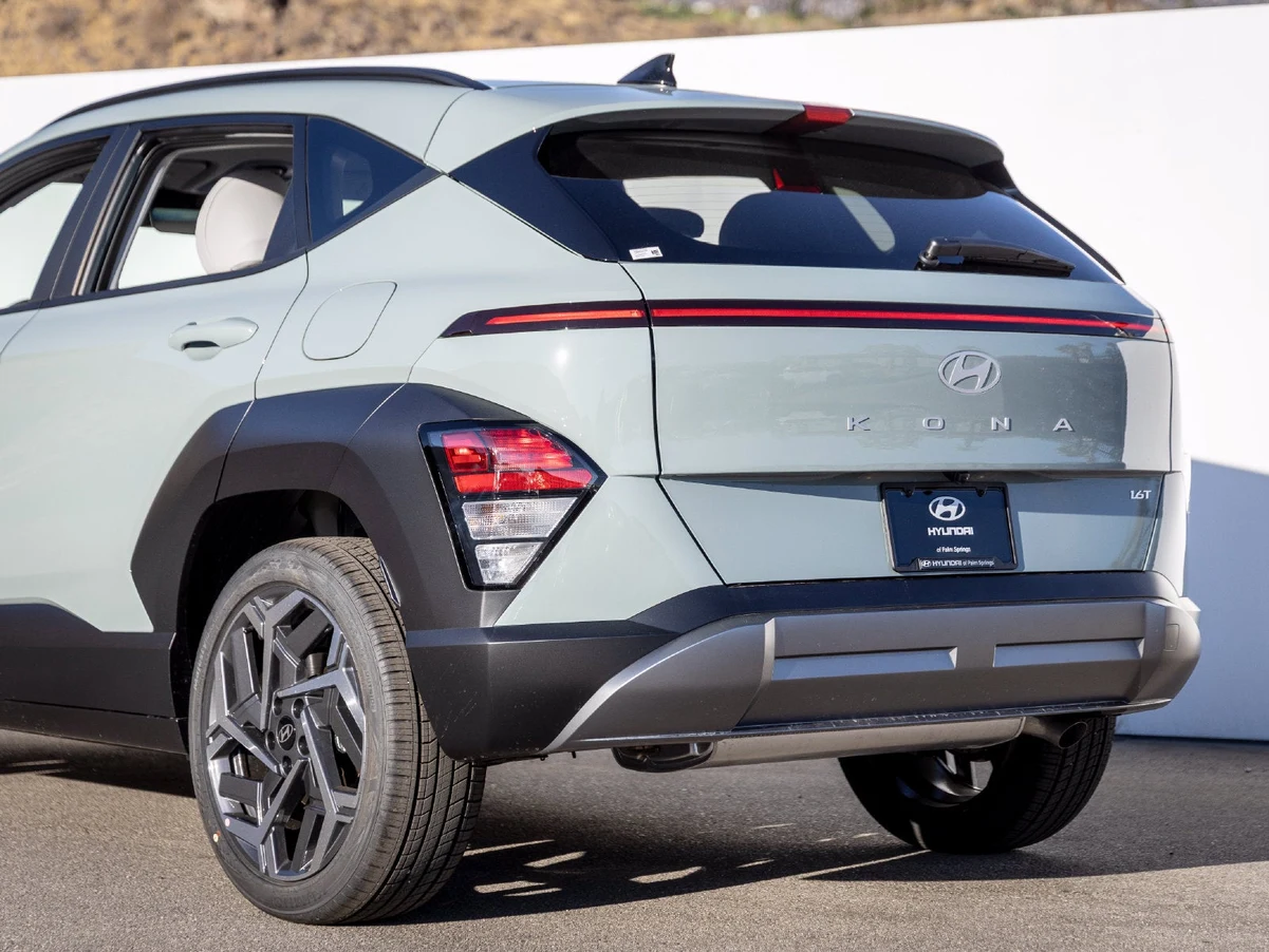 2027 Hyundai Kona SEL Premium (SX2), 8/30