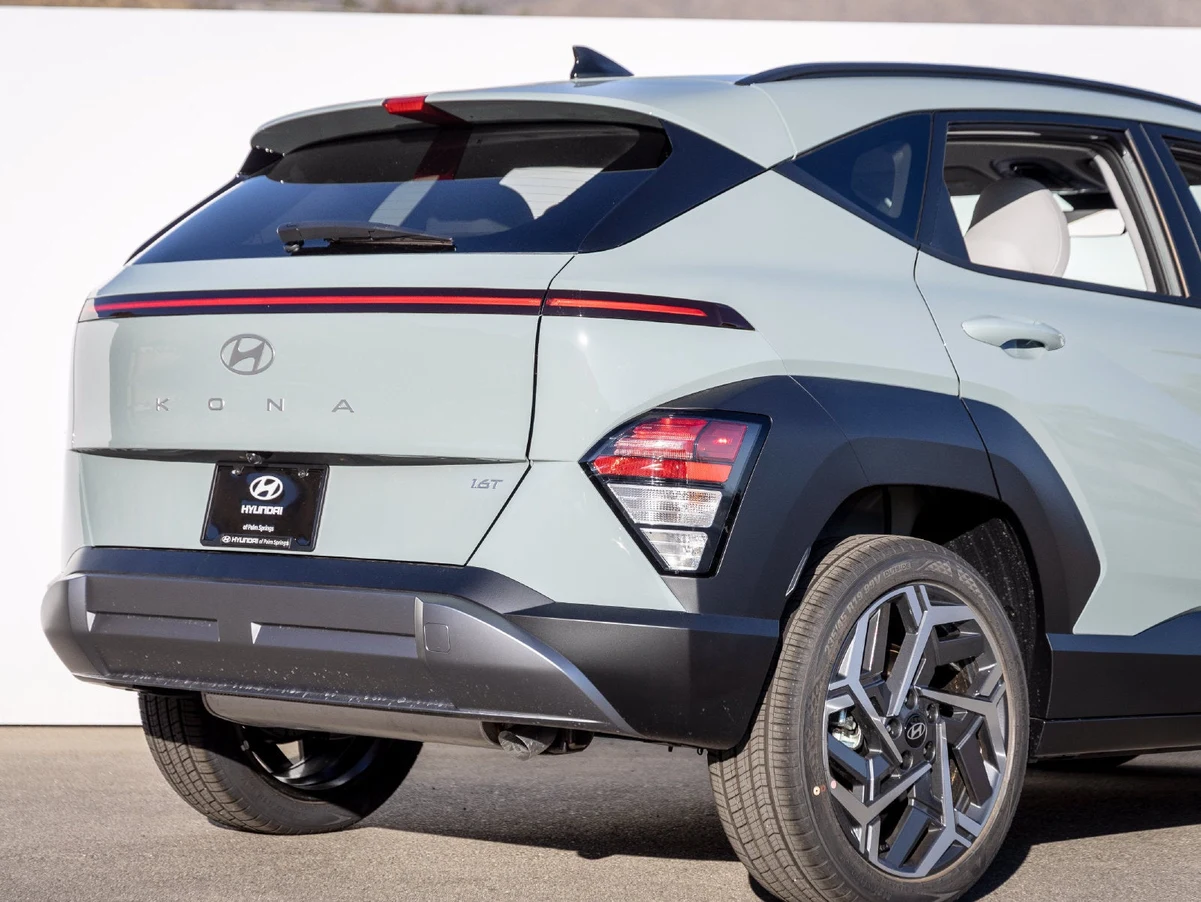 2027 Hyundai Kona SEL Premium (SX2), 11/30