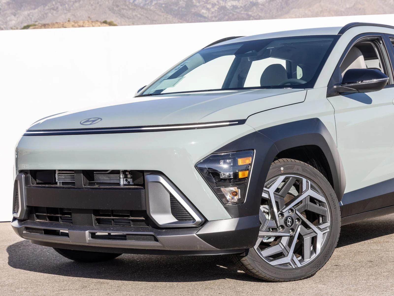 2026 Hyundai Kona SEL Premium (SX2), 2/30