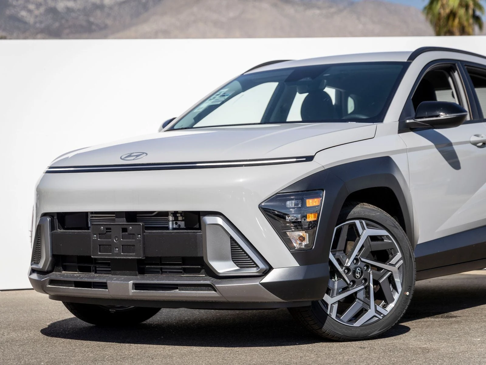 2026 Hyundai Kona SEL Premium (SX2), 2/30