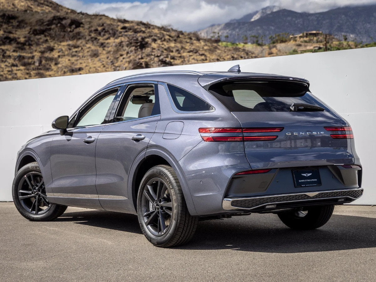 2027 Genesis GV70 2.5T Advanced (2024 Update), 8/27