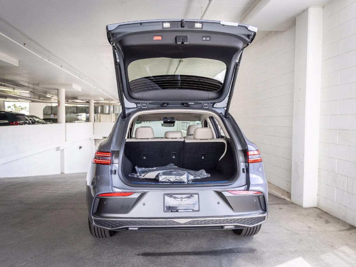 2027 Genesis GV70 2.5T Advanced (2024 Update), 23/27