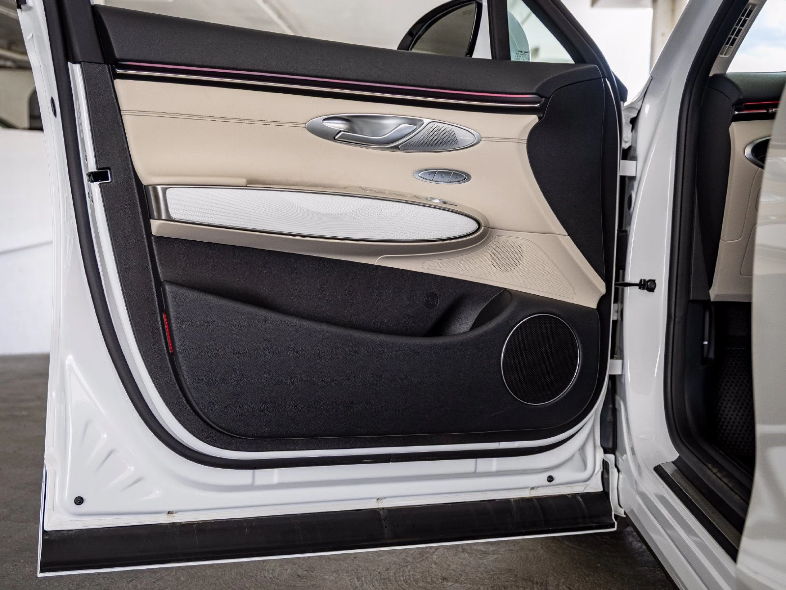 2027 Genesis GV70 2.5T Advanced (2024 Update), 15/30
