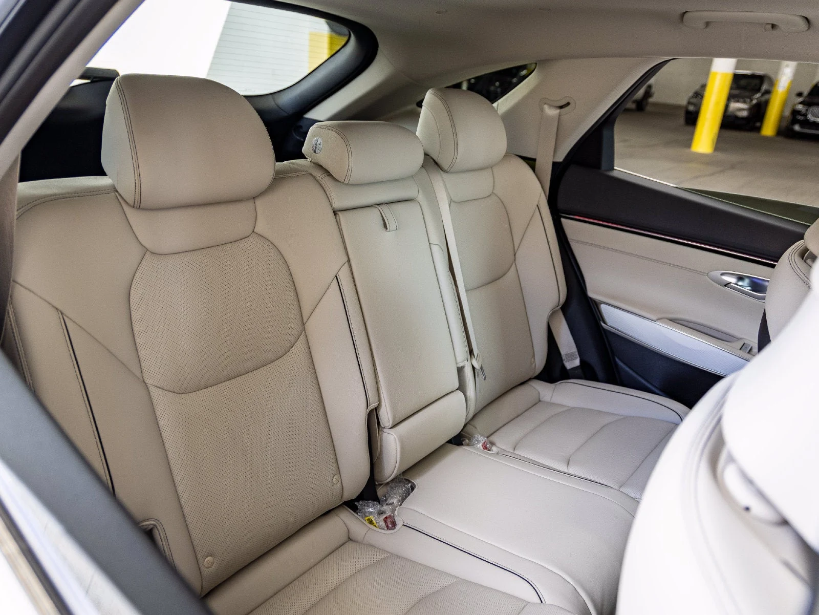 2027 Genesis GV70 2.5T Advanced (2024 Update), 29/30