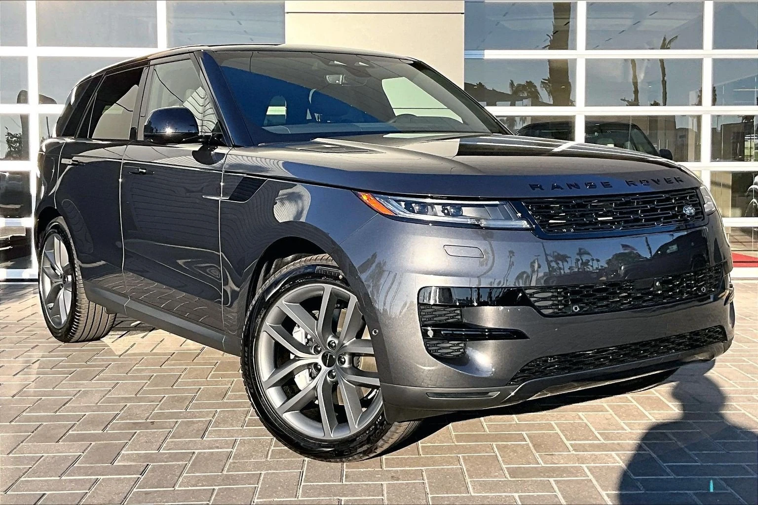 2027 Land Rover Range Rover Sport SE (L461), 2/14