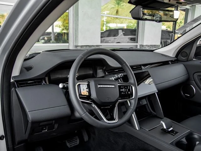2024 Land Rover Discovery Sport S (L550), 16/30