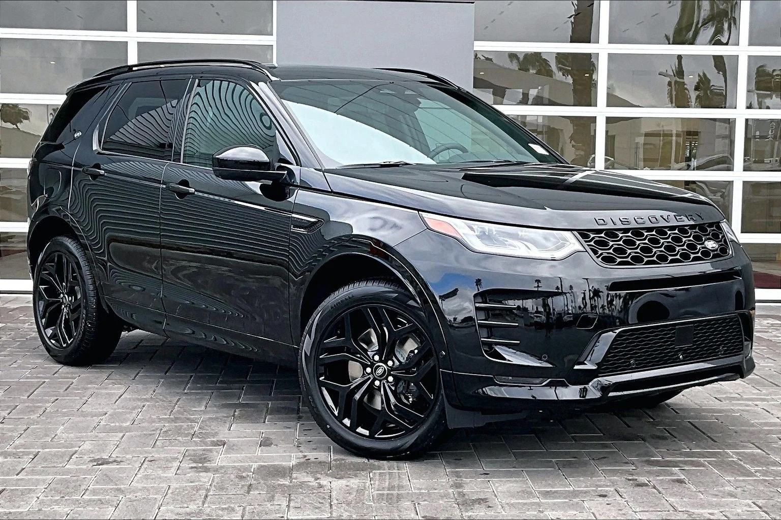 2026 Land Rover Discovery Sport Landmark (L550), 2/14
