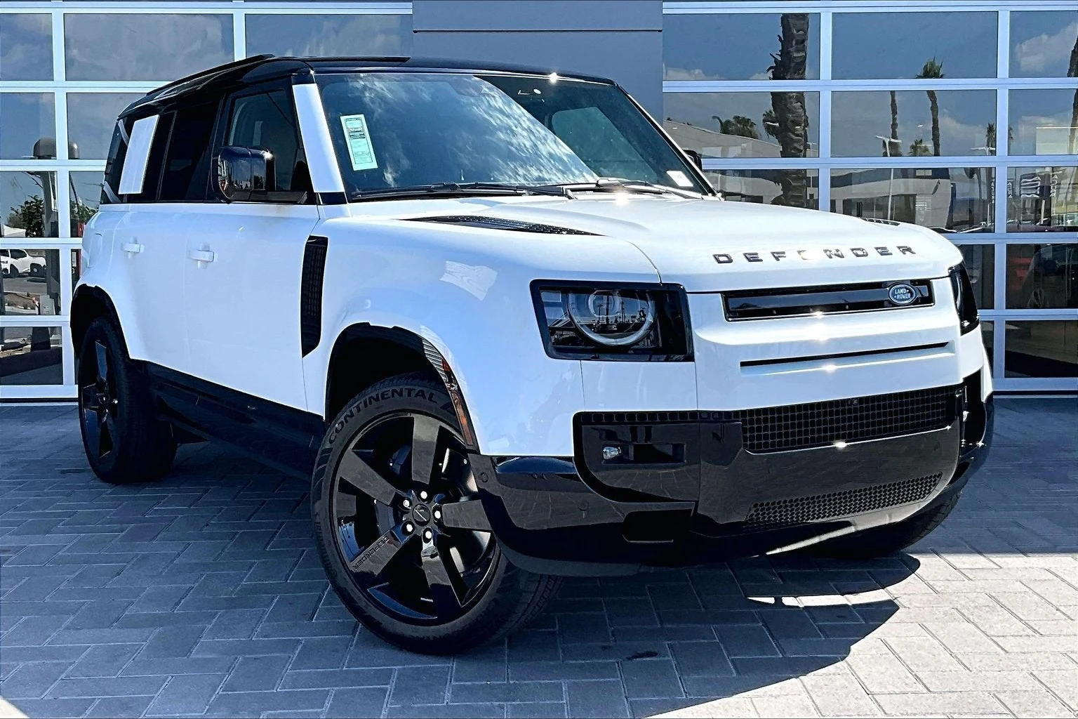 2026 Land Rover Defender 110 X-Dynamic SE (L663), 2/14