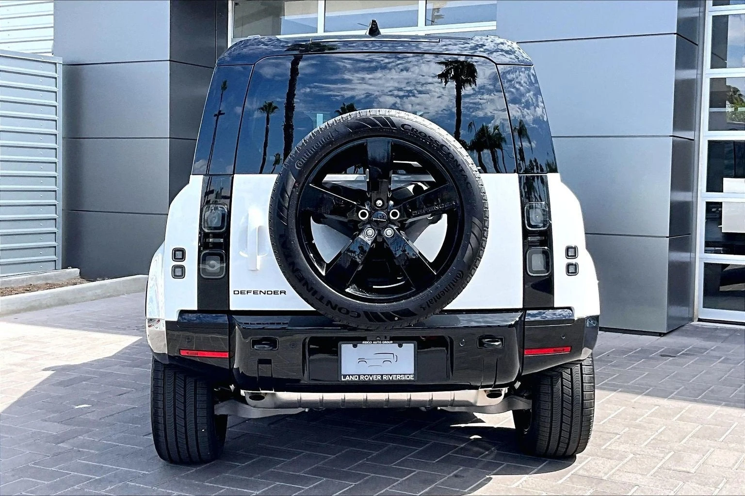 2026 Land Rover Defender 110 X-Dynamic SE (L663), 4/14