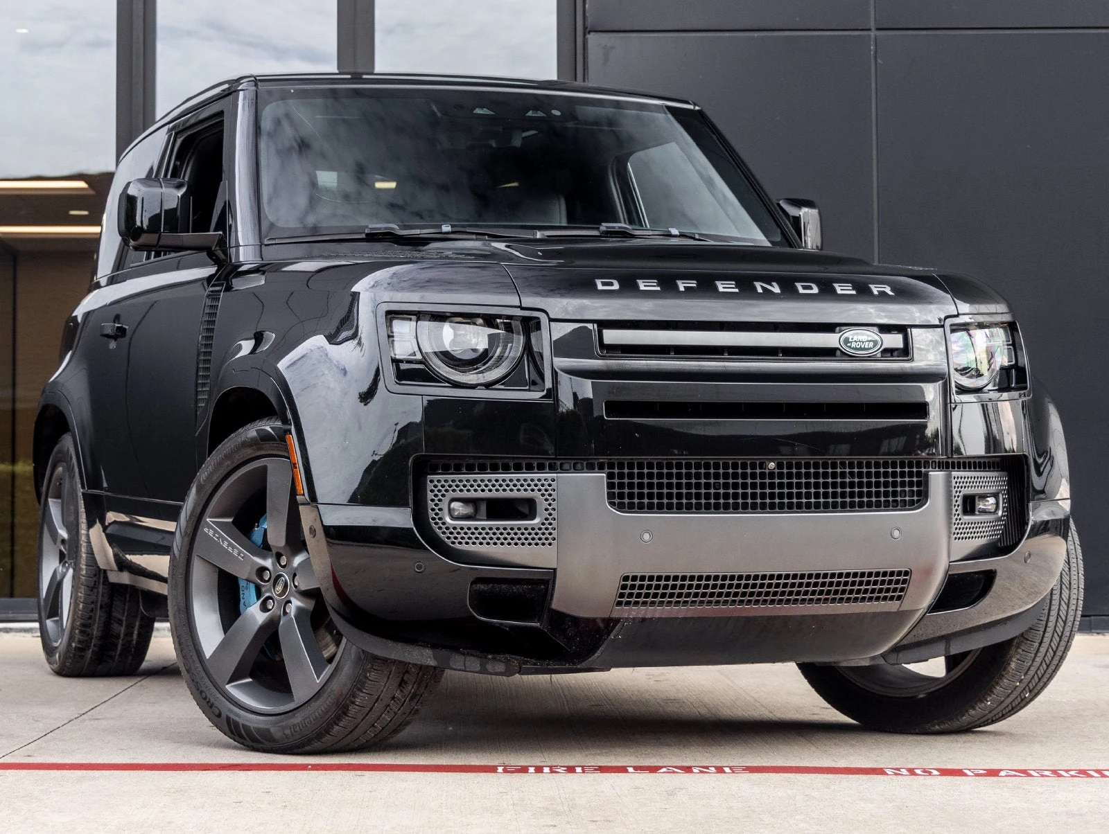 2022 Land Rover Defender 90 V8 (L663), 2/30