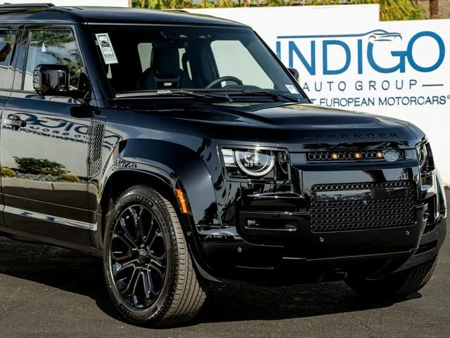 2026 Land Rover Defender OCTA Black, 5/30