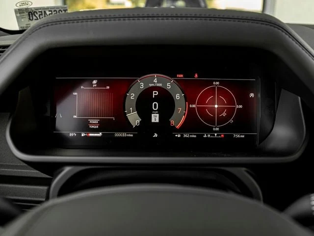 2026 Land Rover Defender OCTA Black, 19/30
