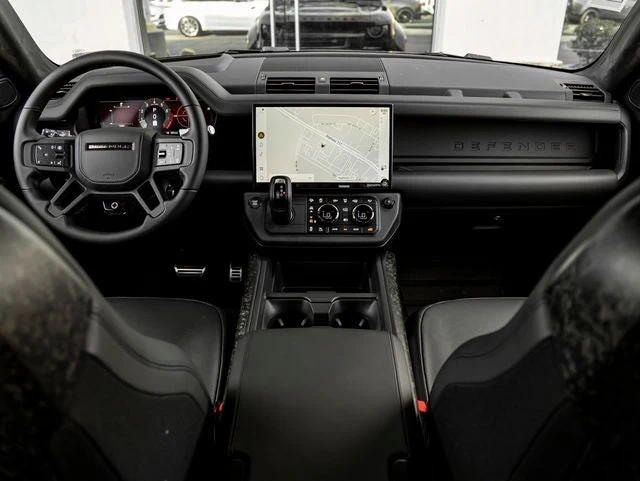 2026 Land Rover Defender OCTA Black, 20/30