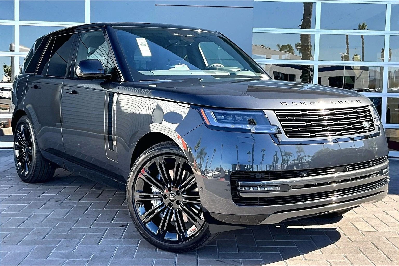 2027 Land Rover Range Rover SE (L460), 2/14