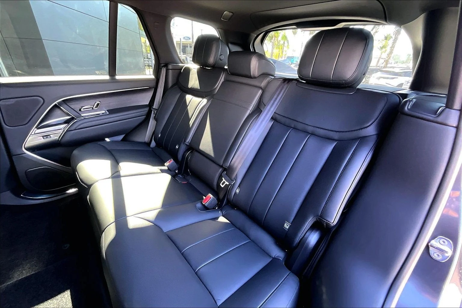 2027 Land Rover Range Rover SE (L460), 10/14