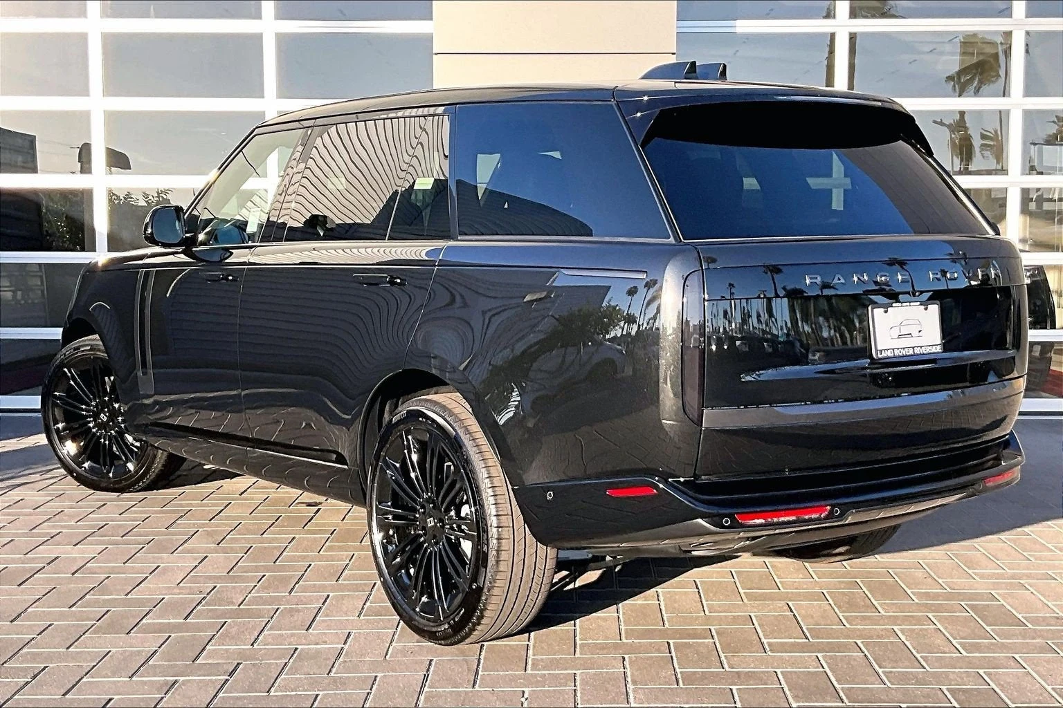 2027 Land Rover Range Rover SE LWB (L460), 3/14