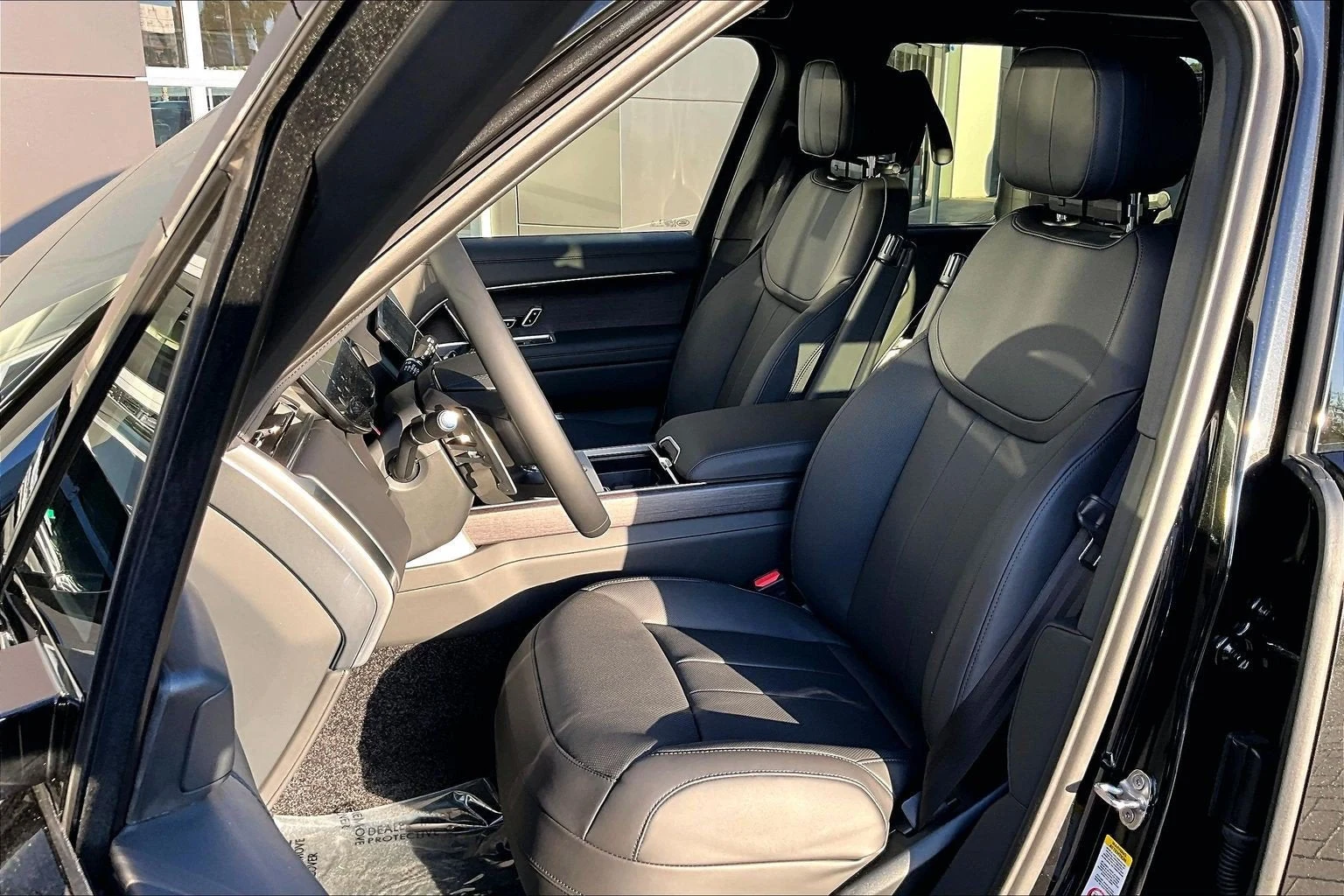 2027 Land Rover Range Rover SE LWB (L460), 9/14