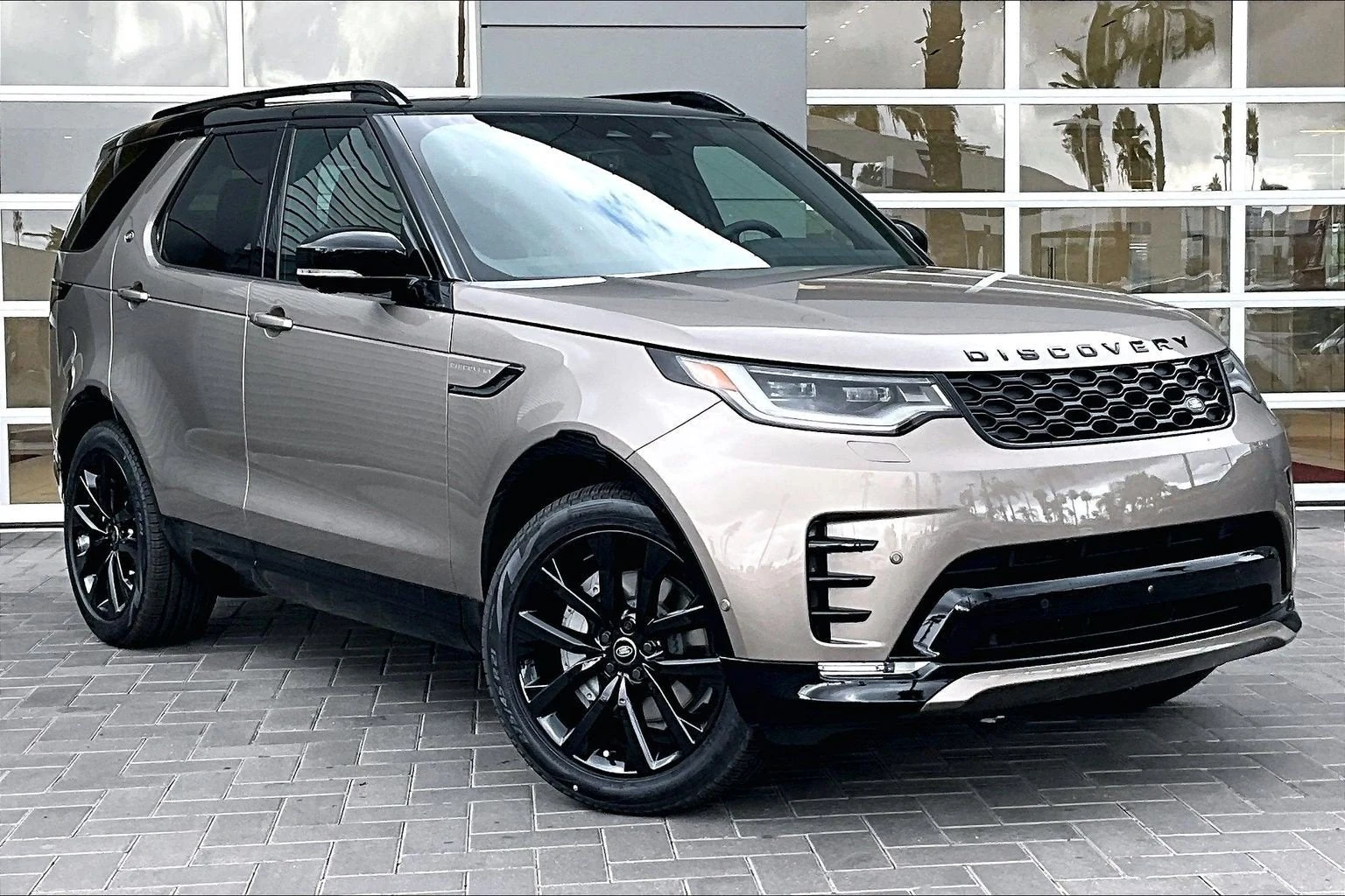 2026 Land Rover Discovery Dynamic SE (L462), 2/15