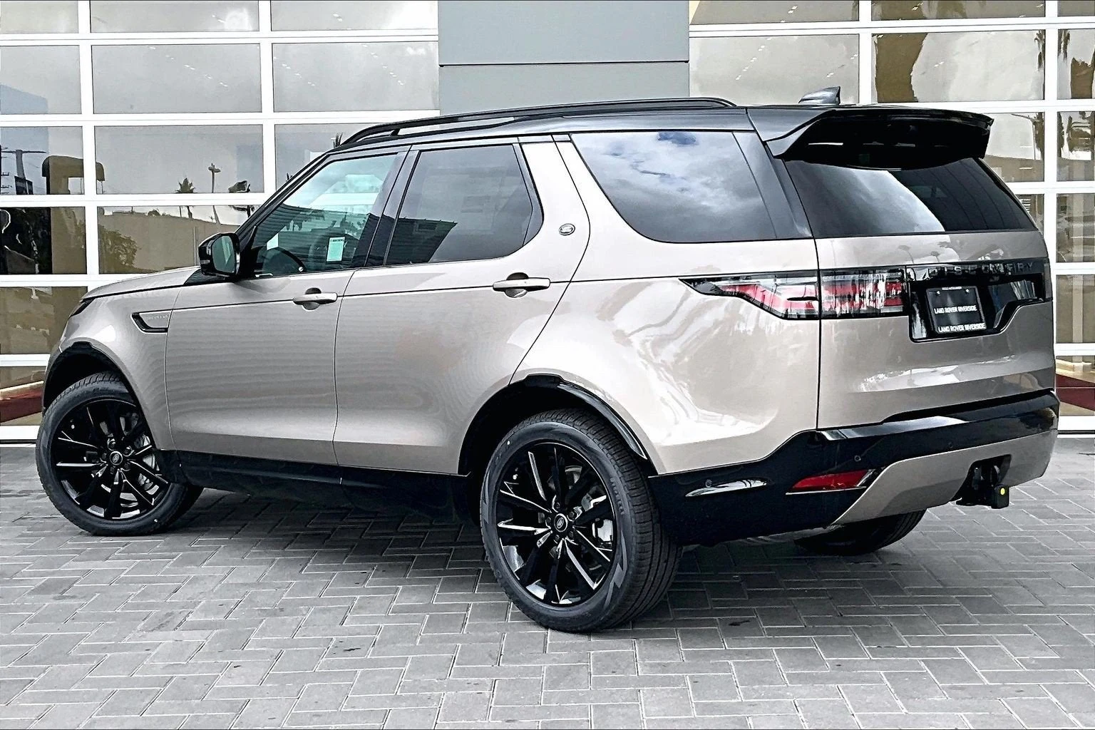 2026 Land Rover Discovery Dynamic SE (L462), 3/15