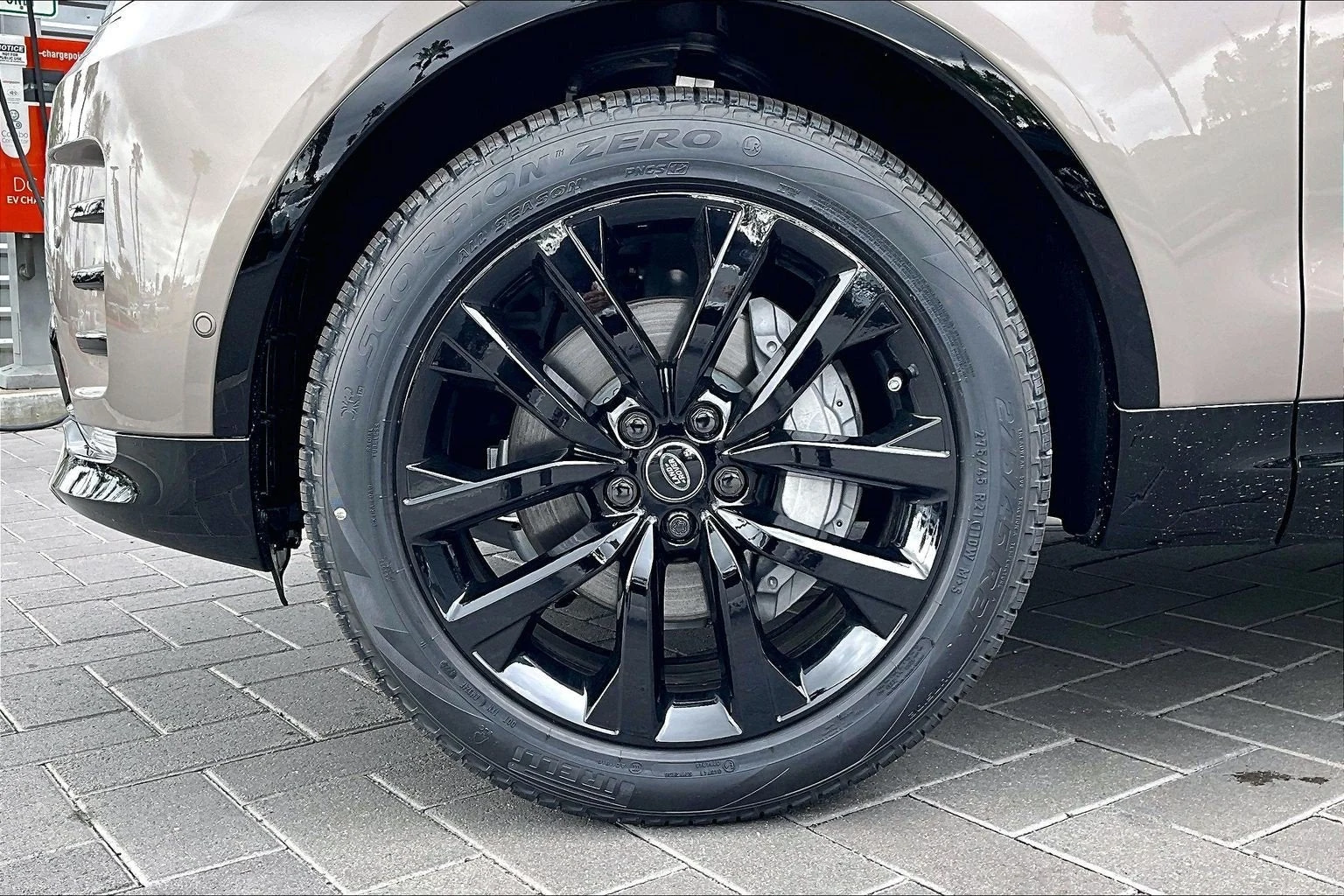 2026 Land Rover Discovery Dynamic SE (L462), 13/15