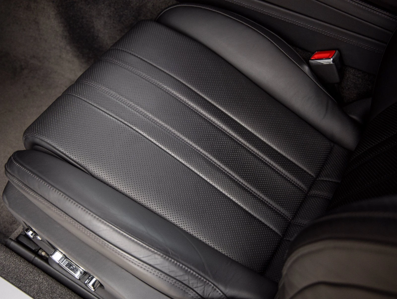 2023 Bentley Continental GTC V8 (3rd Generation), 23/30