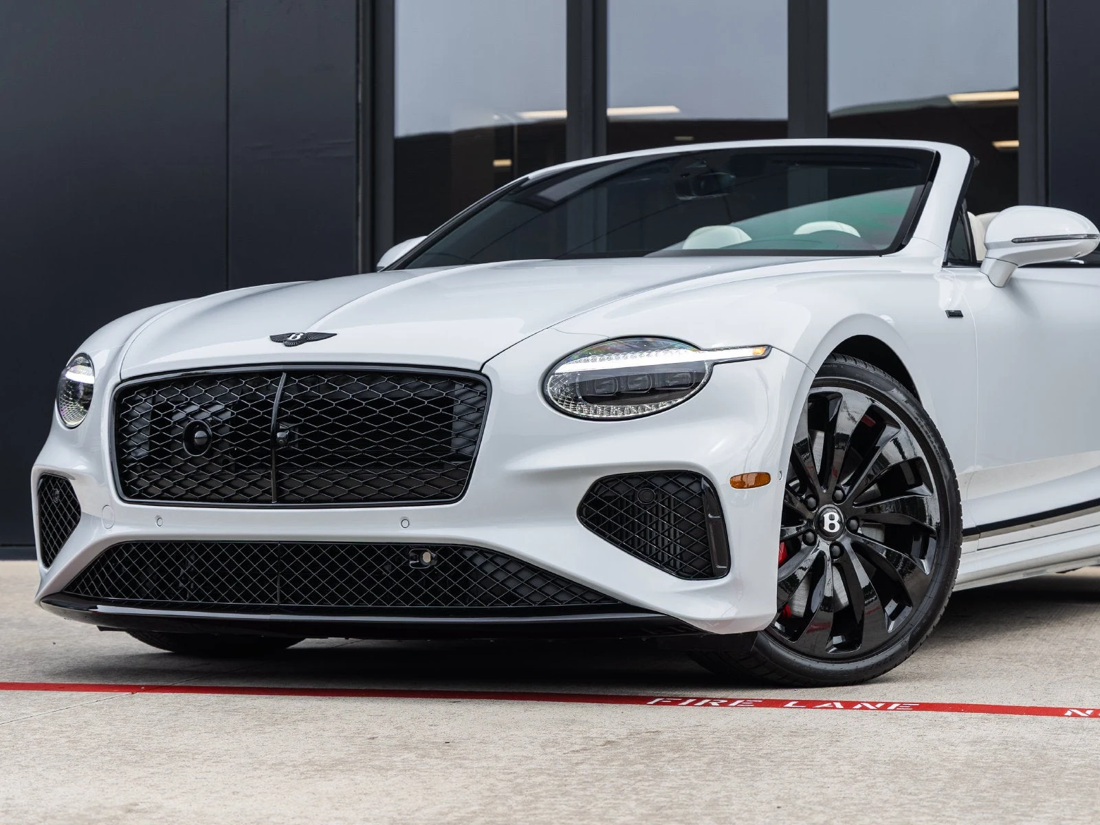 2025 Bentley Continental GTC V8 (3rd Generation), 3/30