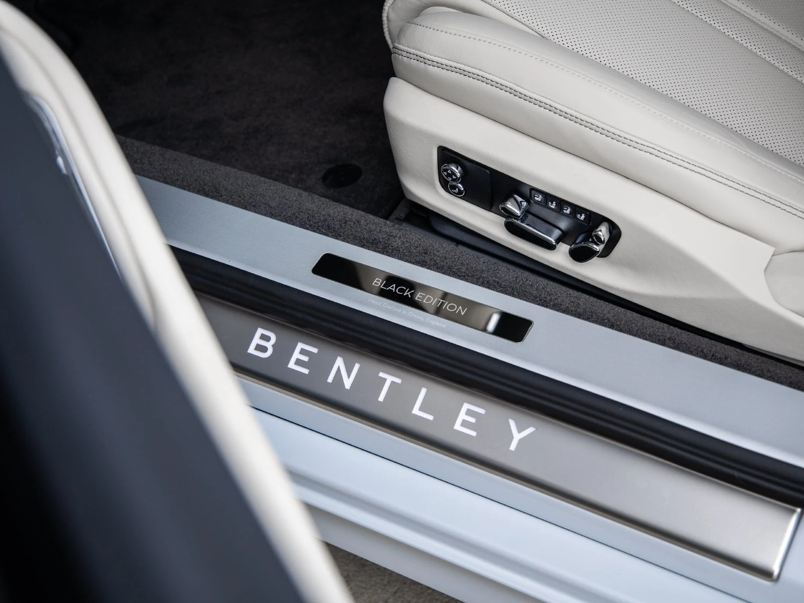 2025 Bentley Continental GTC V8 (3rd Generation), 27/30