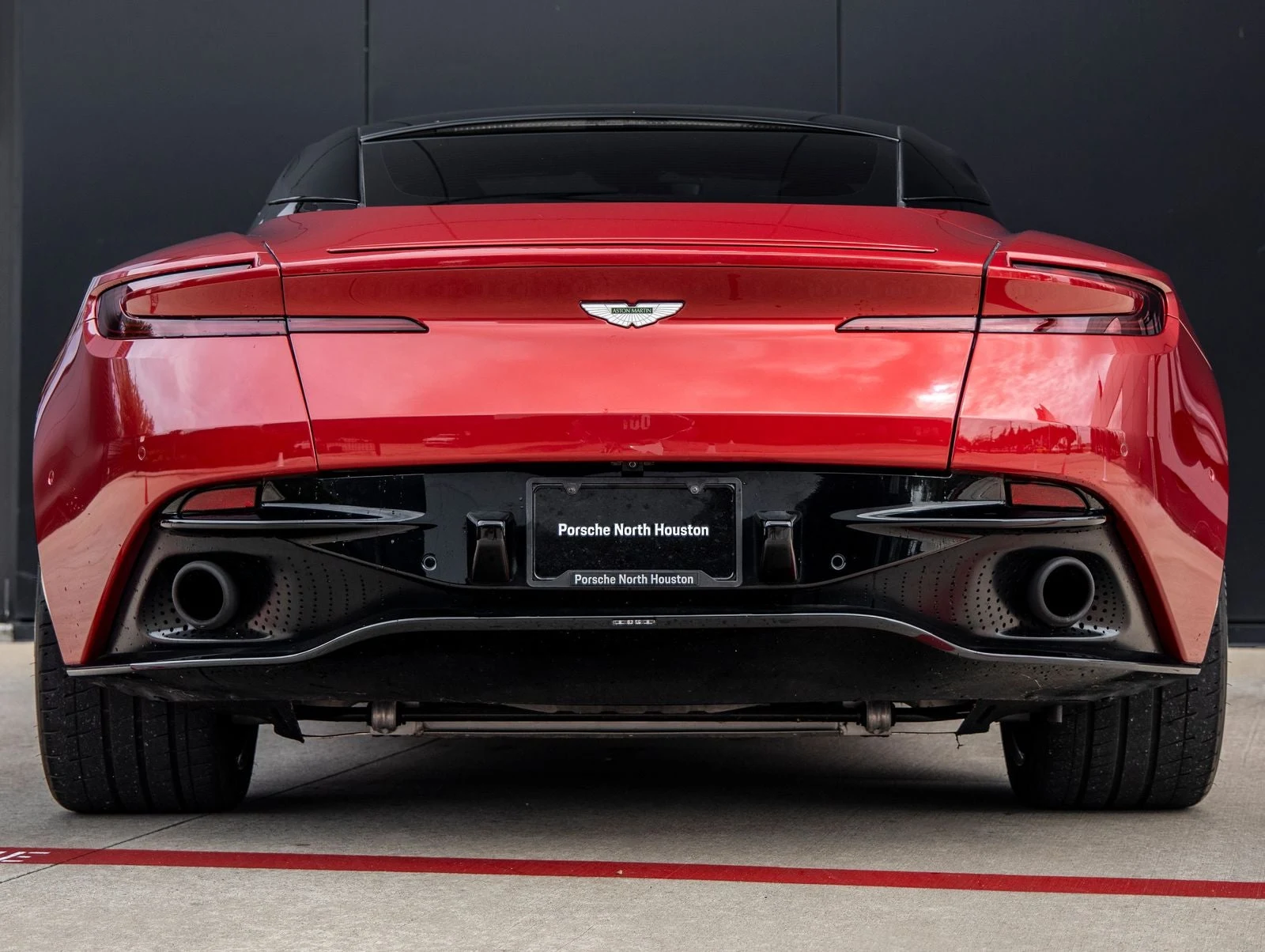 2017 Aston Martin DB11 V12, 7/30