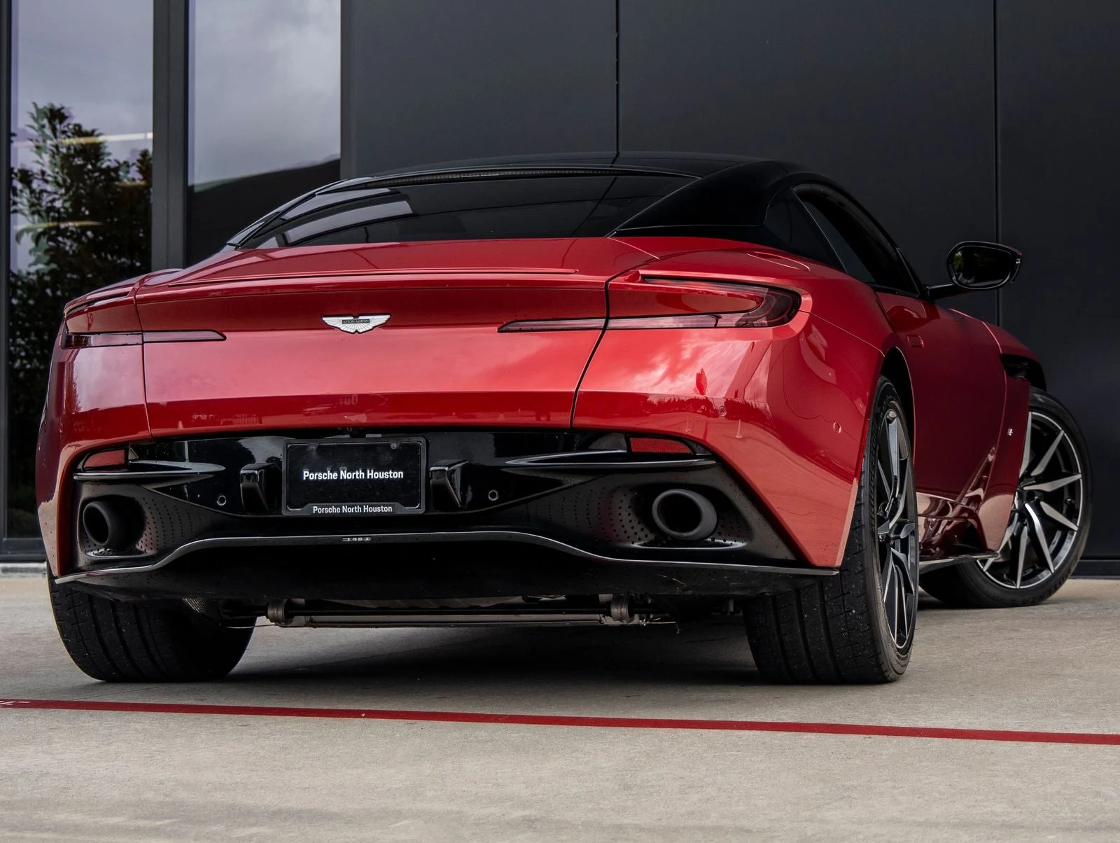 2017 Aston Martin DB11 V12, 8/30