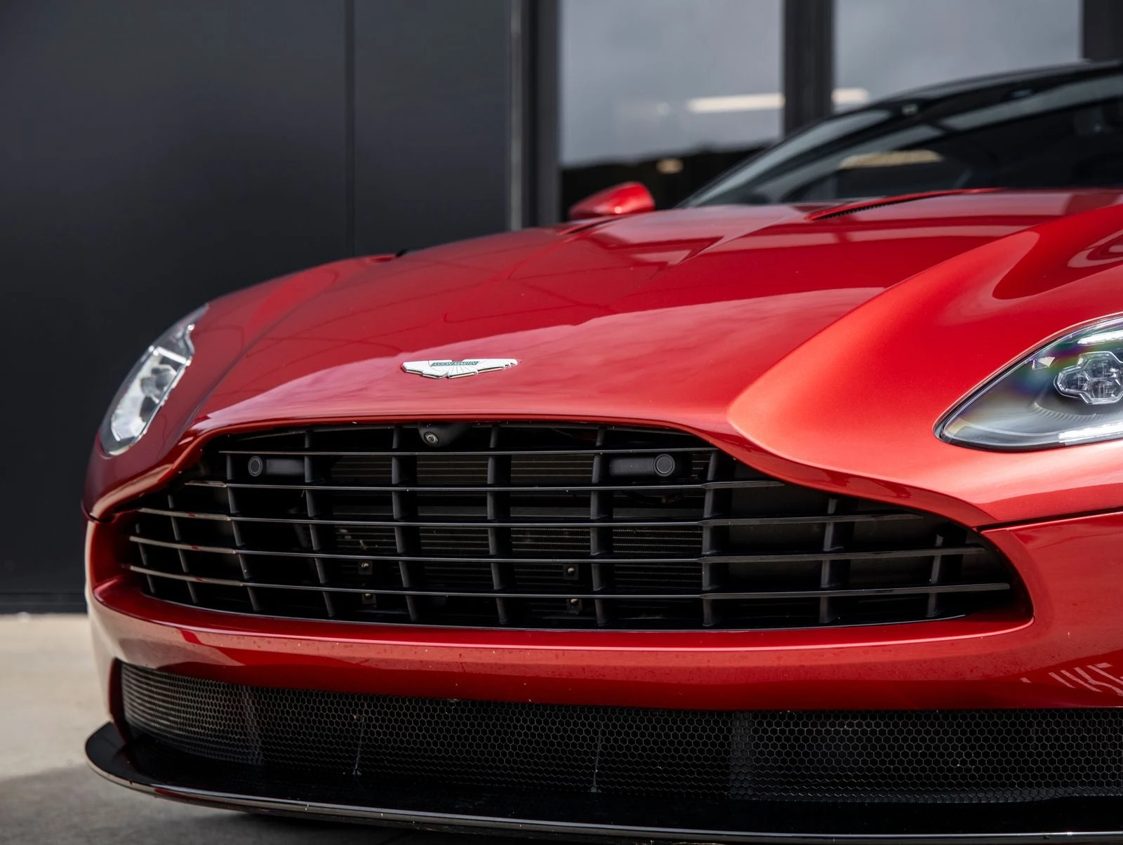 2017 Aston Martin DB11 V12, 16/30