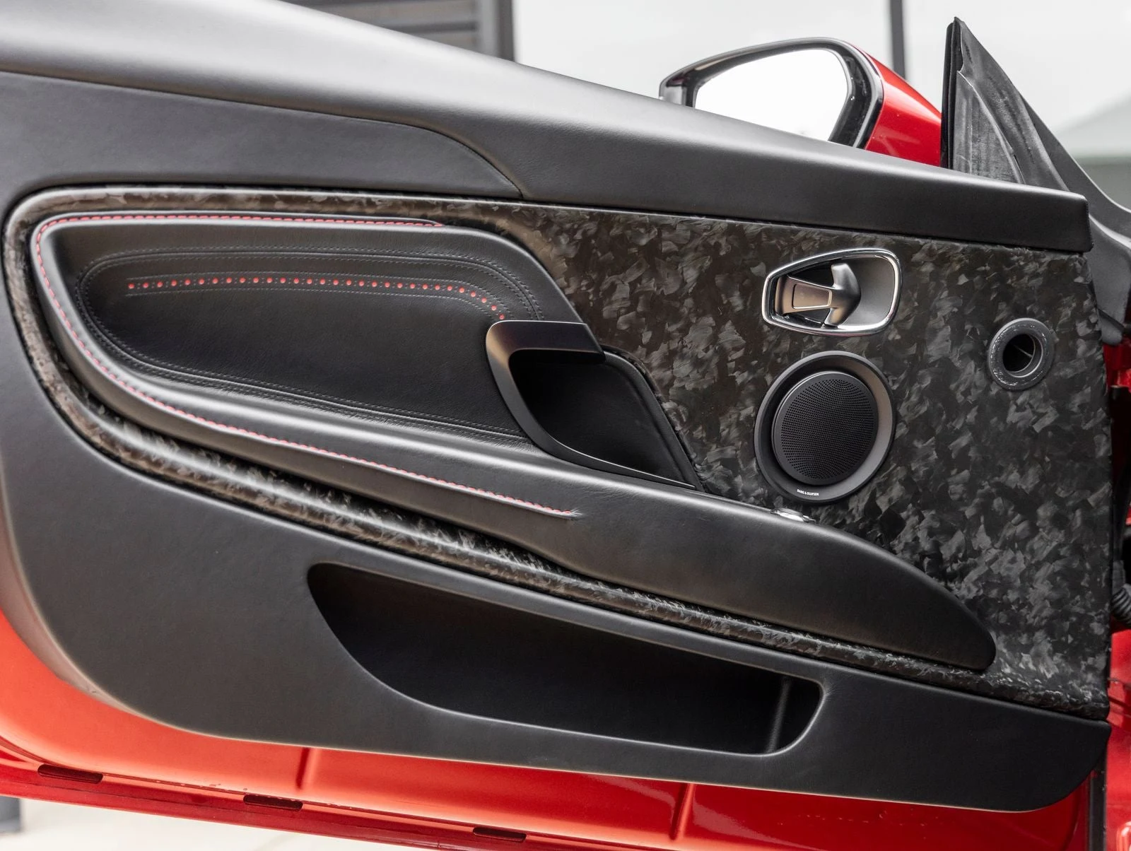 2017 Aston Martin DB11 V12, 20/30