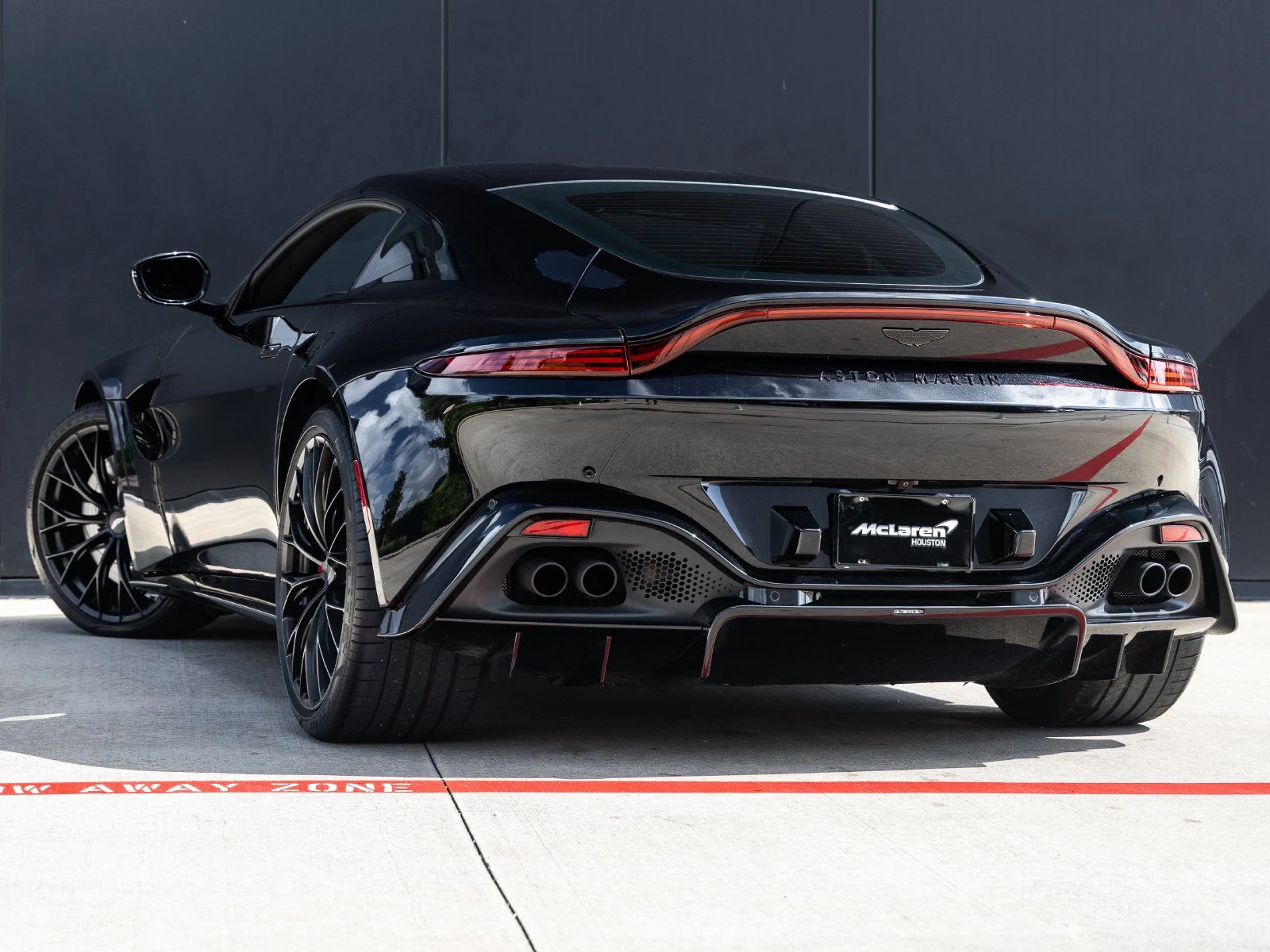 2023 Aston Martin Vantage (2024 Update), 6/30