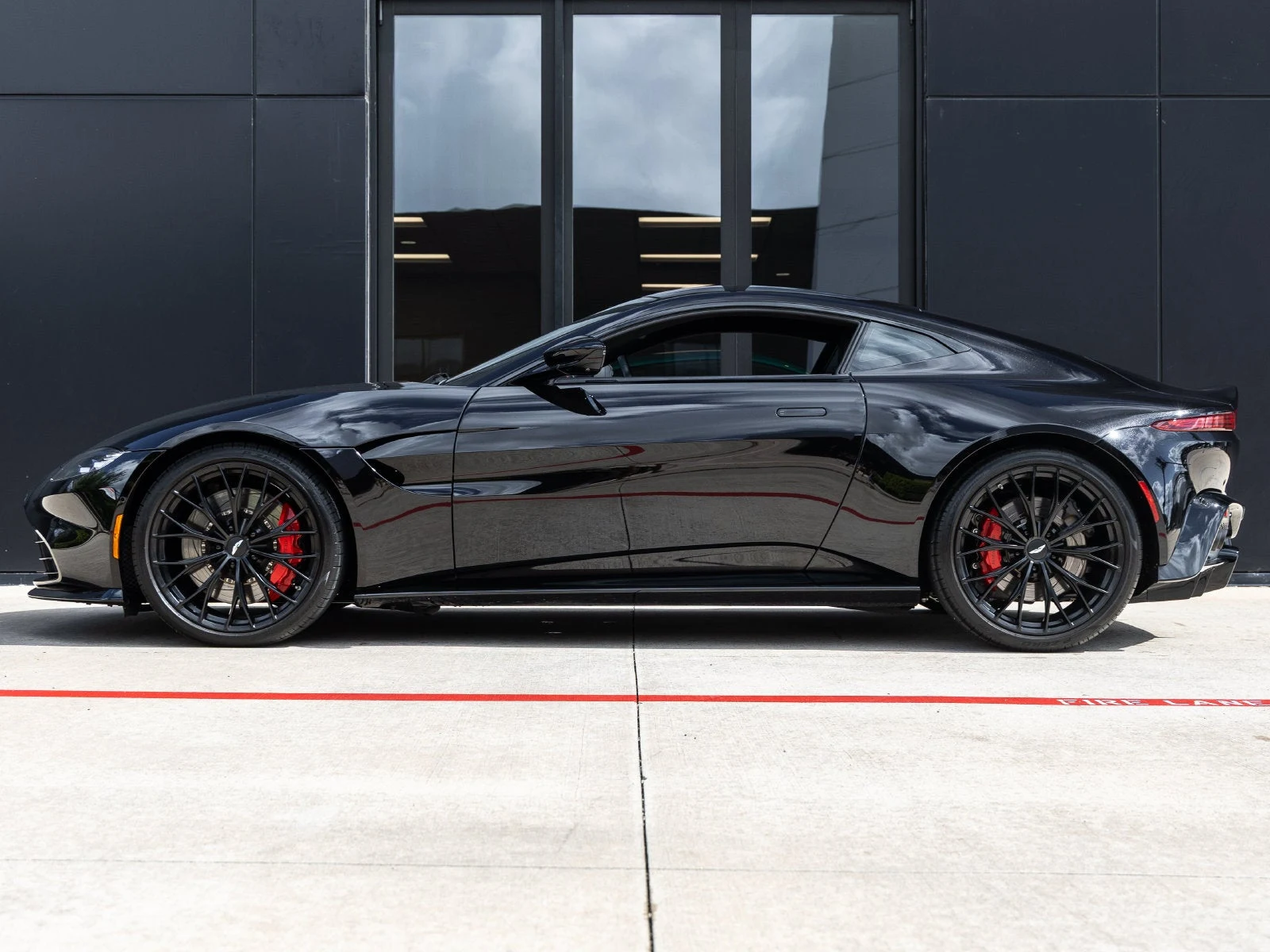 2023 Aston Martin Vantage (2024 Update), 9/30