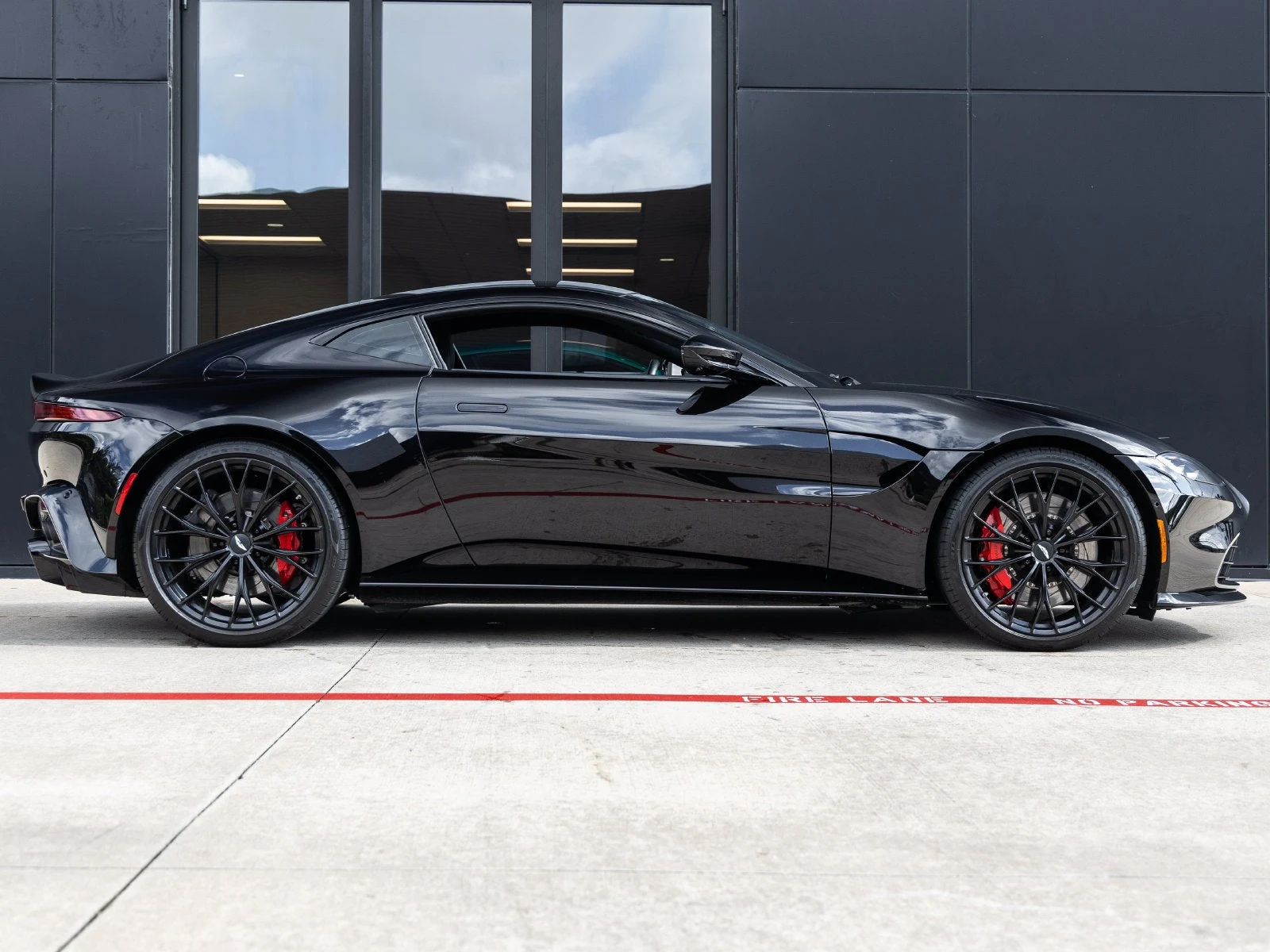 2023 Aston Martin Vantage (2024 Update), 10/30