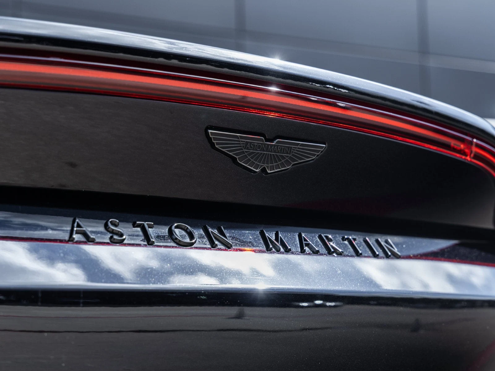 2023 Aston Martin Vantage (2024 Update), 13/30
