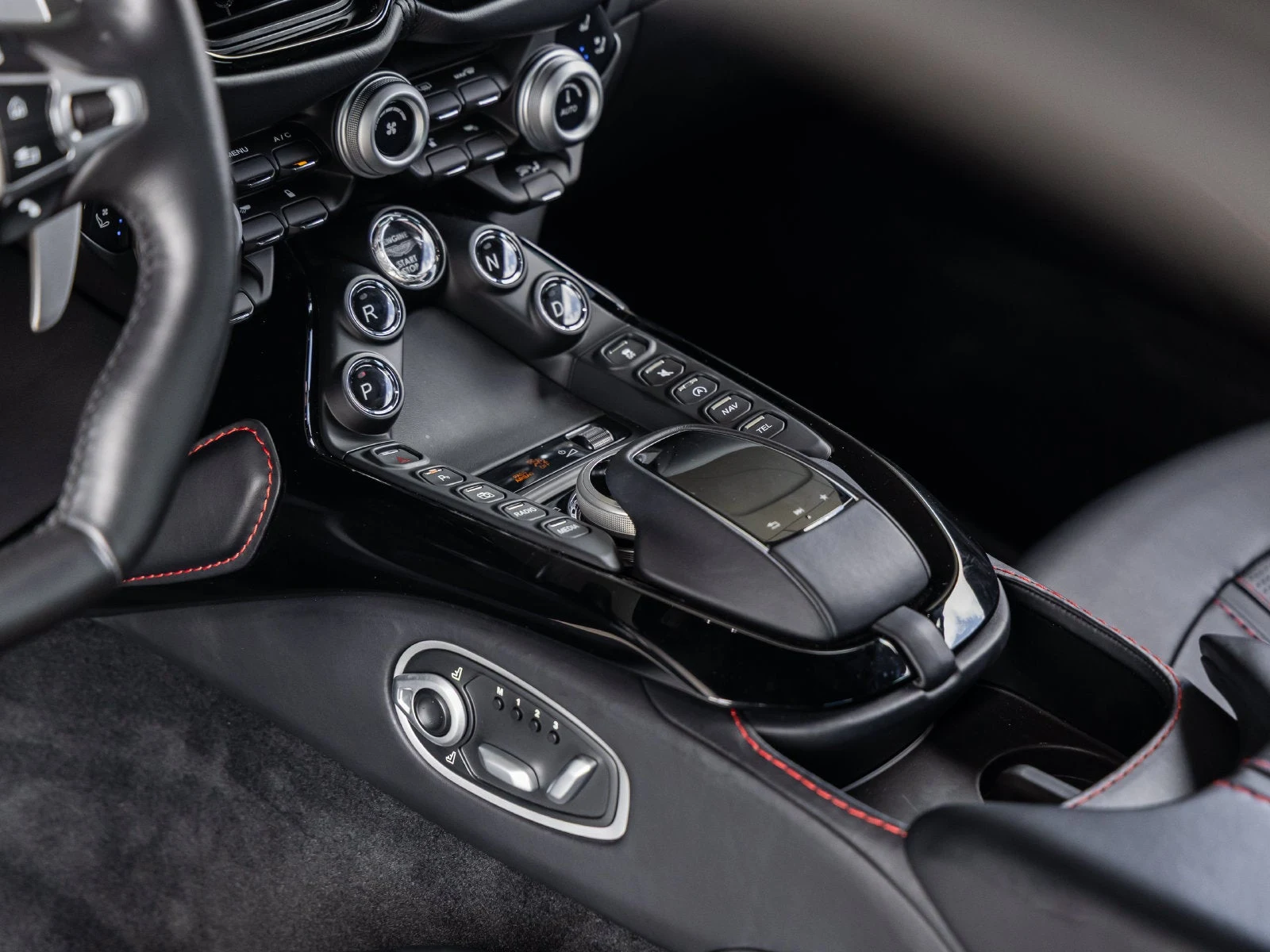 2023 Aston Martin Vantage (2024 Update), 27/30