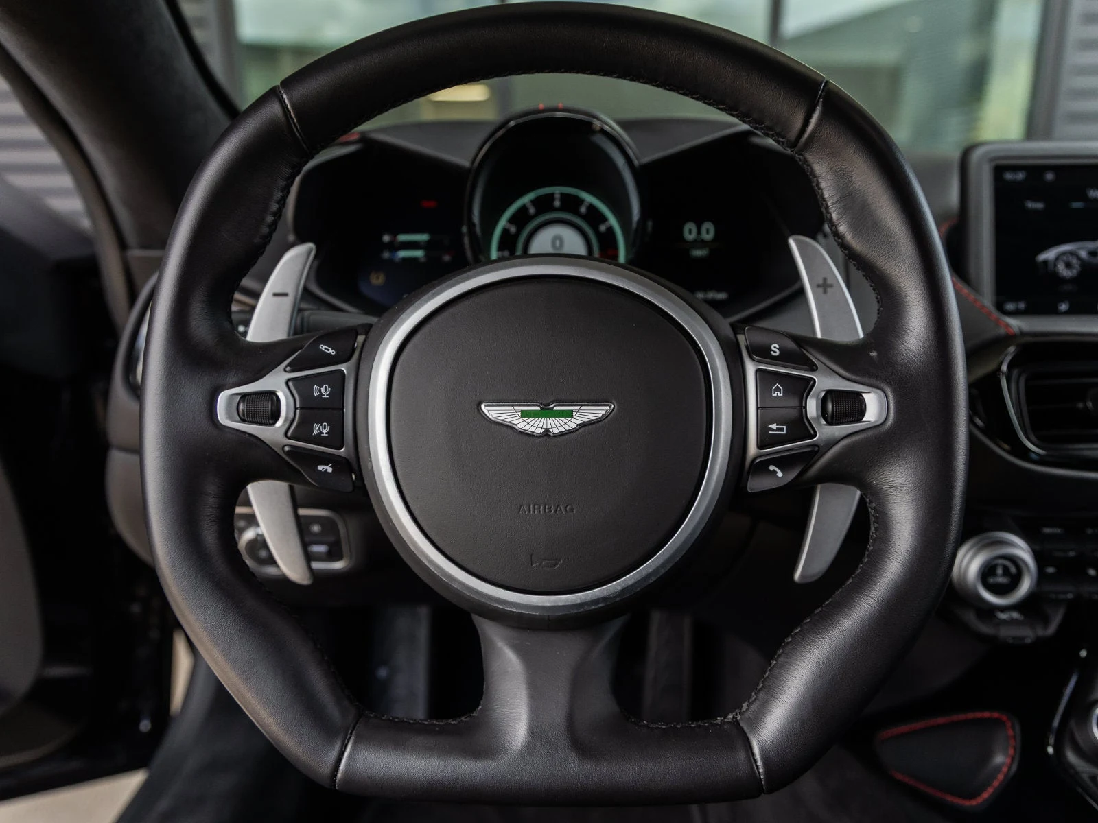 2023 Aston Martin Vantage (2024 Update), 28/30