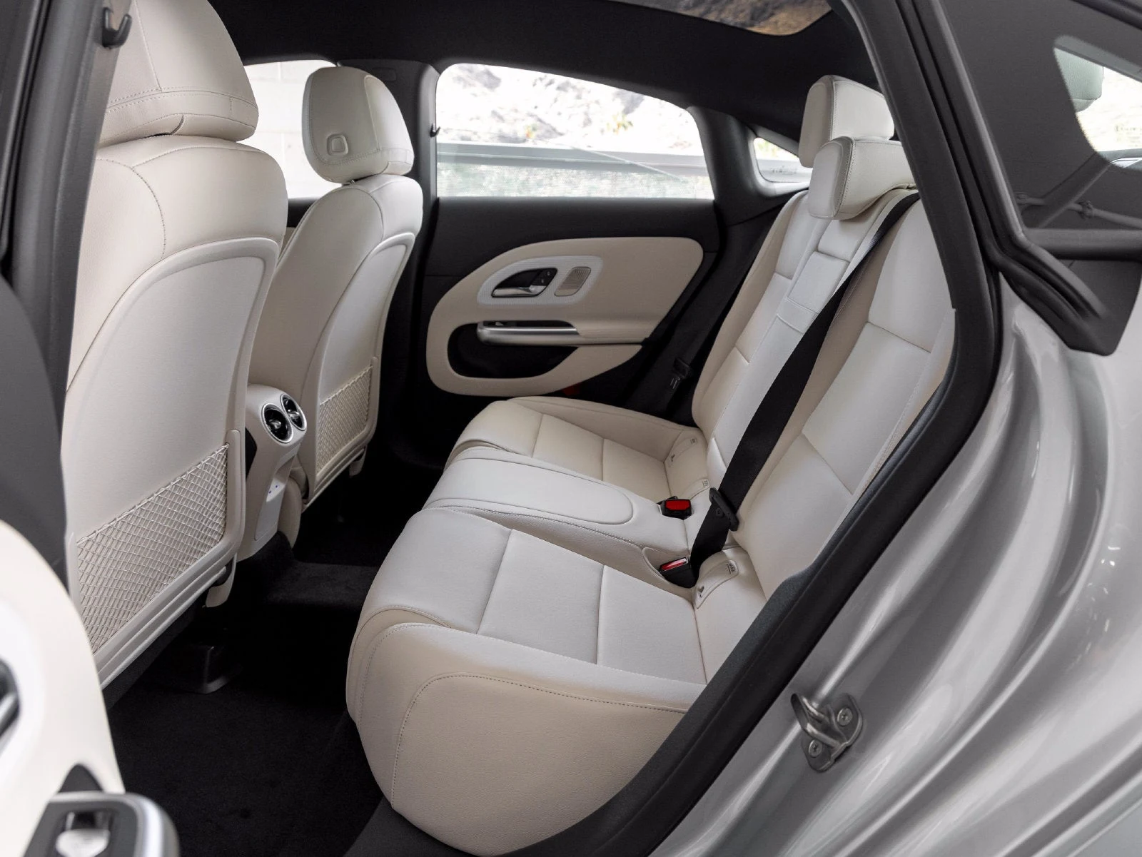 2027 Mercedes-Benz CLA 220 Hybrid (C178), 22/30
